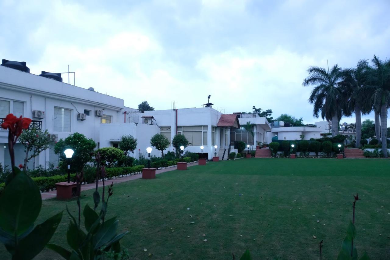 Black Mango Resort Kala Amb Екстер'єр фото