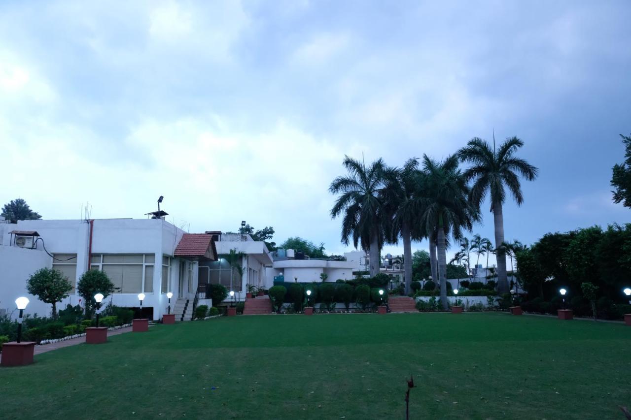 Black Mango Resort Kala Amb Екстер'єр фото